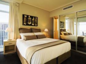 Oaks Casino Towers - Tourism Gold Coast 0