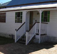 A Pine Cottage - Tourism Gold Coast