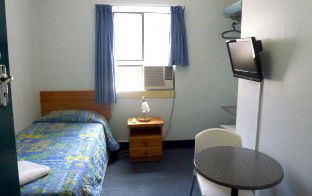Acacia Inner City Inn - Tourism Gold Coast 2