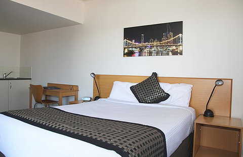 Central Brunswick Apartment Hotel - Tourism Gold Coast 5