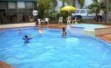 Golden Chain Palm Court Motor Inn - Port Macquarie - Tourism Gold Coast 0