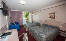 Golden Chain Palm Court Motor Inn - Port Macquarie - Tourism Gold Coast 4