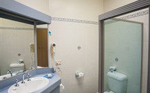 Golden Chain Palm Court Motor Inn - Port Macquarie - Tourism Gold Coast 2