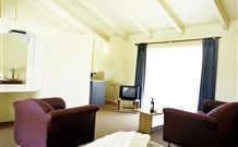 Motel Meneres - Tourism Gold Coast 0