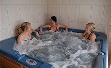 Motel Meneres - Tourism Gold Coast 4