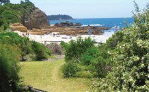 60s Beach House Tomakin - Tourism Gold Coast 0