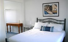 The White House Apartment - Tourism Gold Coast 6