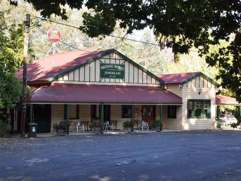 Bridge Hotel - Tourism Gold Coast 4