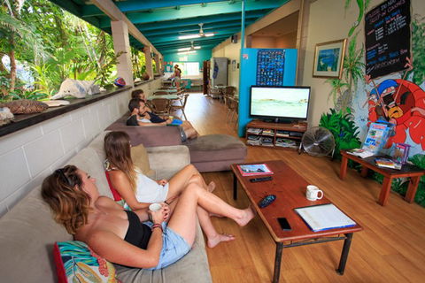 Mission Beach Retreat YHA - Tourism Gold Coast 4