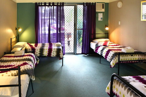 Hervey Bay YHA - Tourism Gold Coast 2