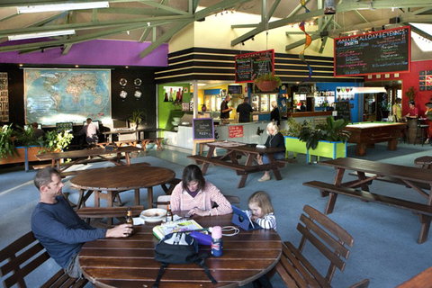 Hervey Bay YHA - Tourism Gold Coast 3