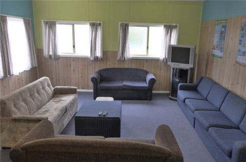 Coles Bay - Esplanade YHA - Tourism Gold Coast 4