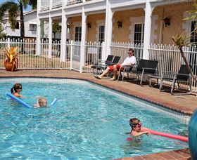 White Lace Motor Inn - Tourism Gold Coast 0