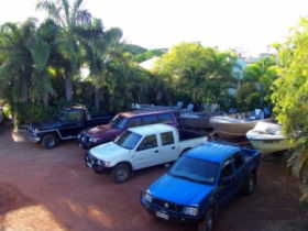 Gee-Dees Family Cabins - Tourism Gold Coast 0