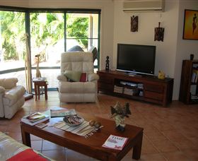Golden Cane Bed And Breakfast - Tourism Gold Coast 2