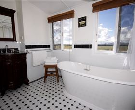 The Grove Cottage - Tourism Gold Coast 2