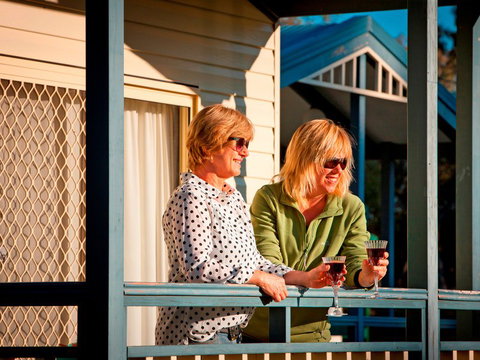 Urana Aquatic Centre Caravan Park - Tourism Gold Coast 8