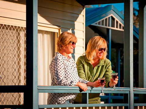 Urana Aquatic Centre Caravan Park - Tourism Gold Coast 7