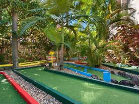 Mari Court Resort - Tourism Gold Coast 2