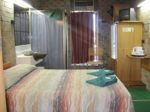 Desert Rose Inn - Tourism Gold Coast 16