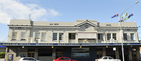 Bay View Hotel - Tourism Gold Coast 17
