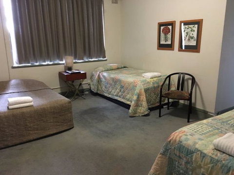 Amaroo Hotel - Tourism Gold Coast 4
