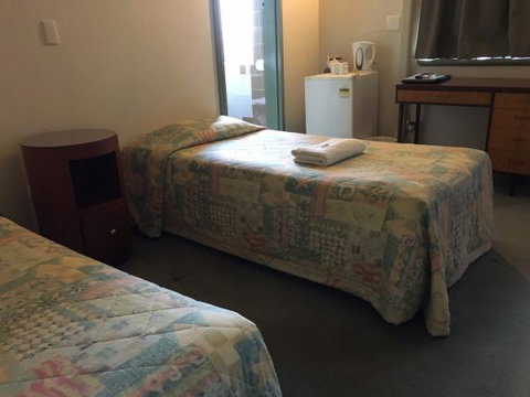 Amaroo Hotel - Tourism Gold Coast 9