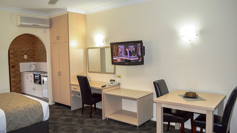 Best Western Zebra Motel - Tourism Gold Coast 0