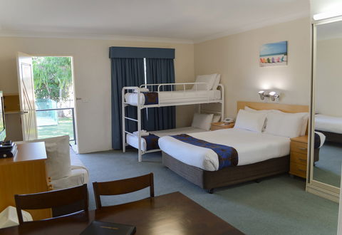 BEST WESTERN Lakesway Motor Inn - Tourism Gold Coast 1