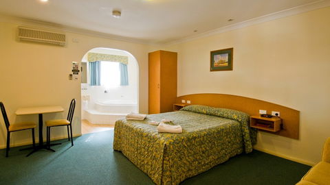 BEST WESTERN Tuscany On Tor Motor Inn - Tourism Gold Coast 4