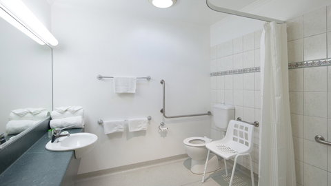 BEST WESTERN Crystal Inn - Tourism Gold Coast 5