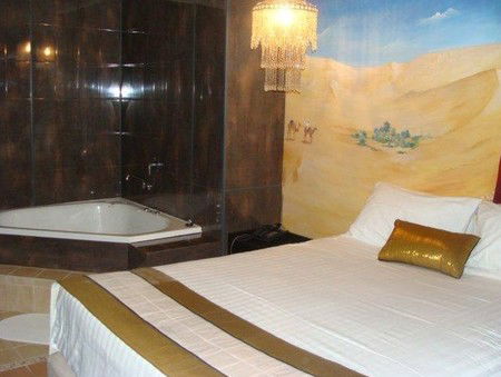 Langtrees Guest Hotel - Tourism Gold Coast 4