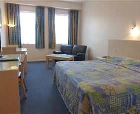 Mayfair Plaza Motel - Tourism Gold Coast 2