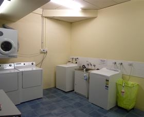 Mayfair Plaza Motel - Tourism Gold Coast 4