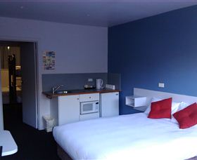 Waterfront Lodge Motel - Tourism Gold Coast 2