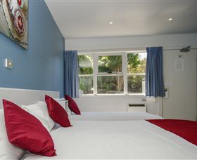 Waterfront Lodge Motel - Tourism Gold Coast 3