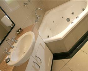 Graham Apartments - Tourism Gold Coast 4