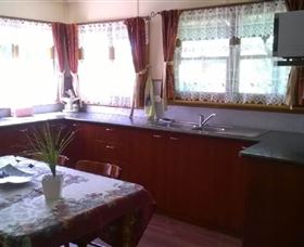 Blue Wren Riverside Cottage - Tourism Gold Coast 3