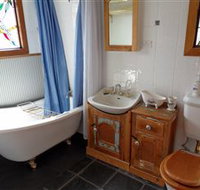 Peck's on Pine Victorian Cottage - Tourism Gold Coast