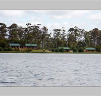 Lake Yalleena Holiday Cabins - Tourism Gold Coast