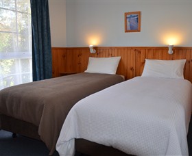 Castaway Holiday Apartments - Tourism Gold Coast 4