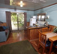 Crayfish Creek Van and Cabin Park and Spa Treehouse - Tourism Gold Coast