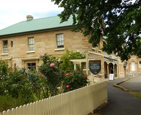 Ross Hotel - Tourism Gold Coast 0