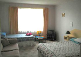 Central Court Motel - Tourism Gold Coast 0