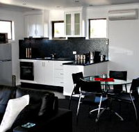 Rosie's Cottage and Town House - Tourism Gold Coast