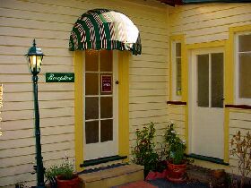 Ross B&B Accommodation - Tourism Gold Coast 0