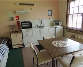 Ross Caravan Park & Heritage Cabins - Tourism Gold Coast 1