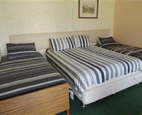 Ross Caravan Park & Heritage Cabins - Tourism Gold Coast 3