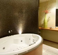 Hepburn Spa Pavilions - Saffron - Tourism Gold Coast
