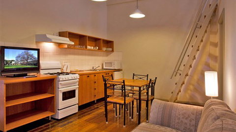 Richmond Hill Hotel - Tourism Gold Coast 0